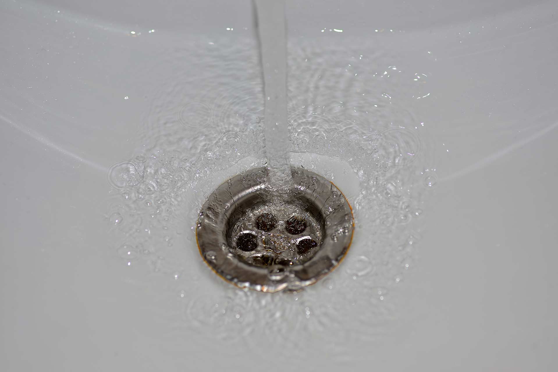 A2B Drains provides services to unblock blocked sinks and drains for properties in Upton.